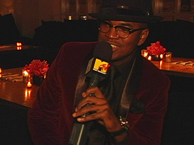 NeYo говорит, что попробовал придать 'Жаркости' синглу 50 Cent'a 